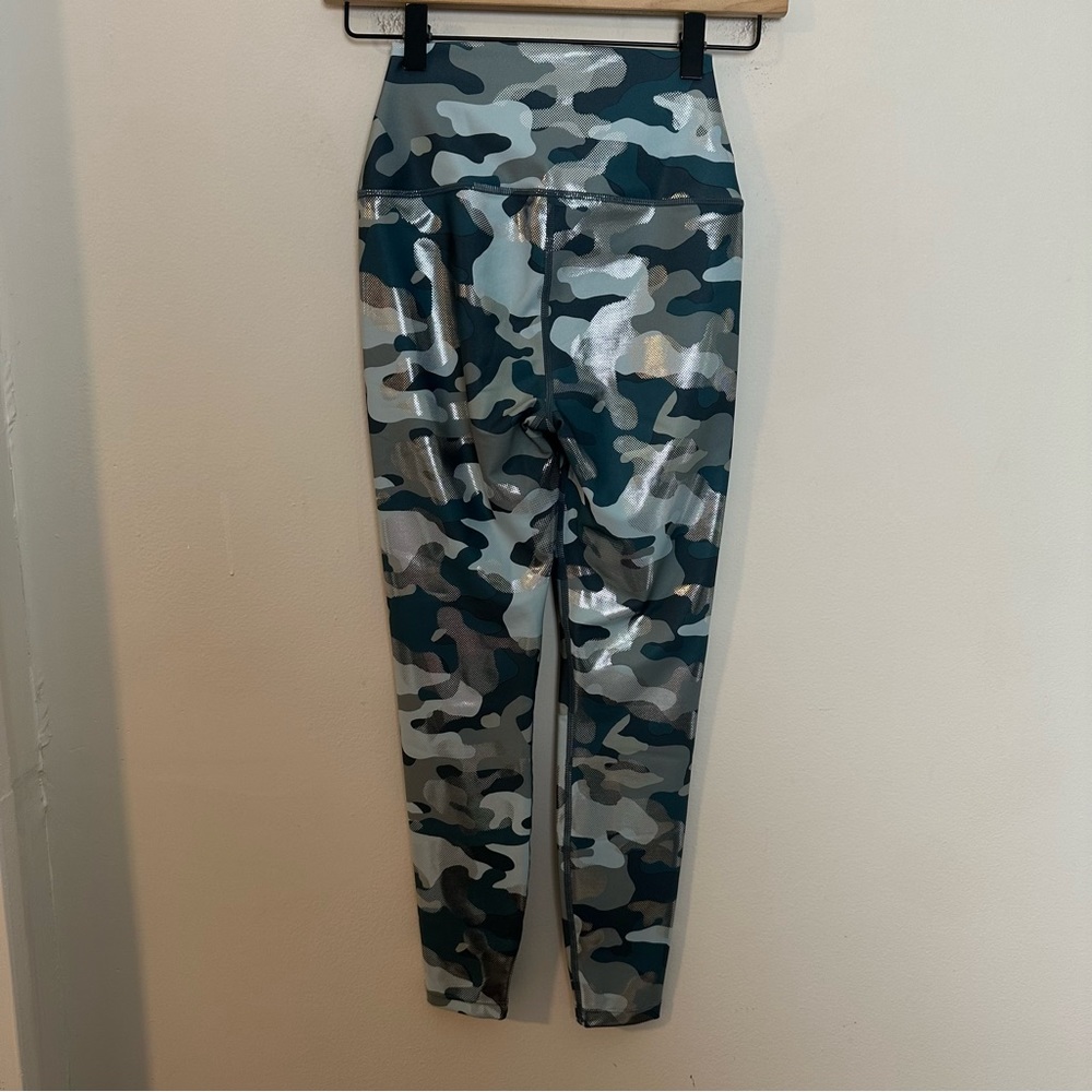 Carbon38- Metallic Camo 7/8 Legging Athletic Work… - image 4